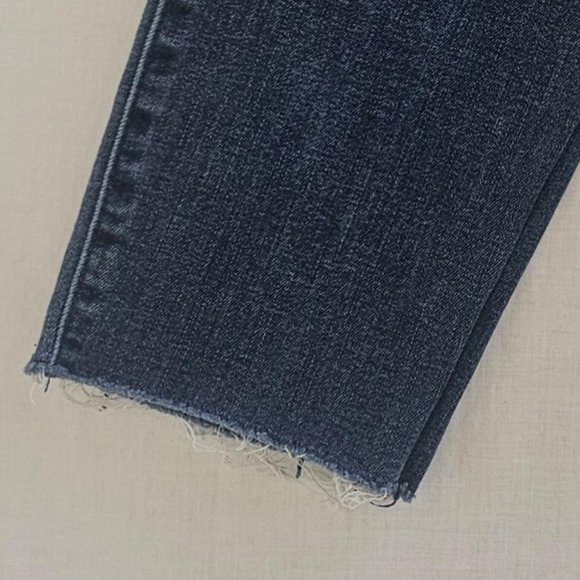 Hollister Jeans/ ULTRA HIGH-RISE RIPPED MEDIUM WASH SUPER SKINNY JEANS Size 30 - Picture 6 of 7